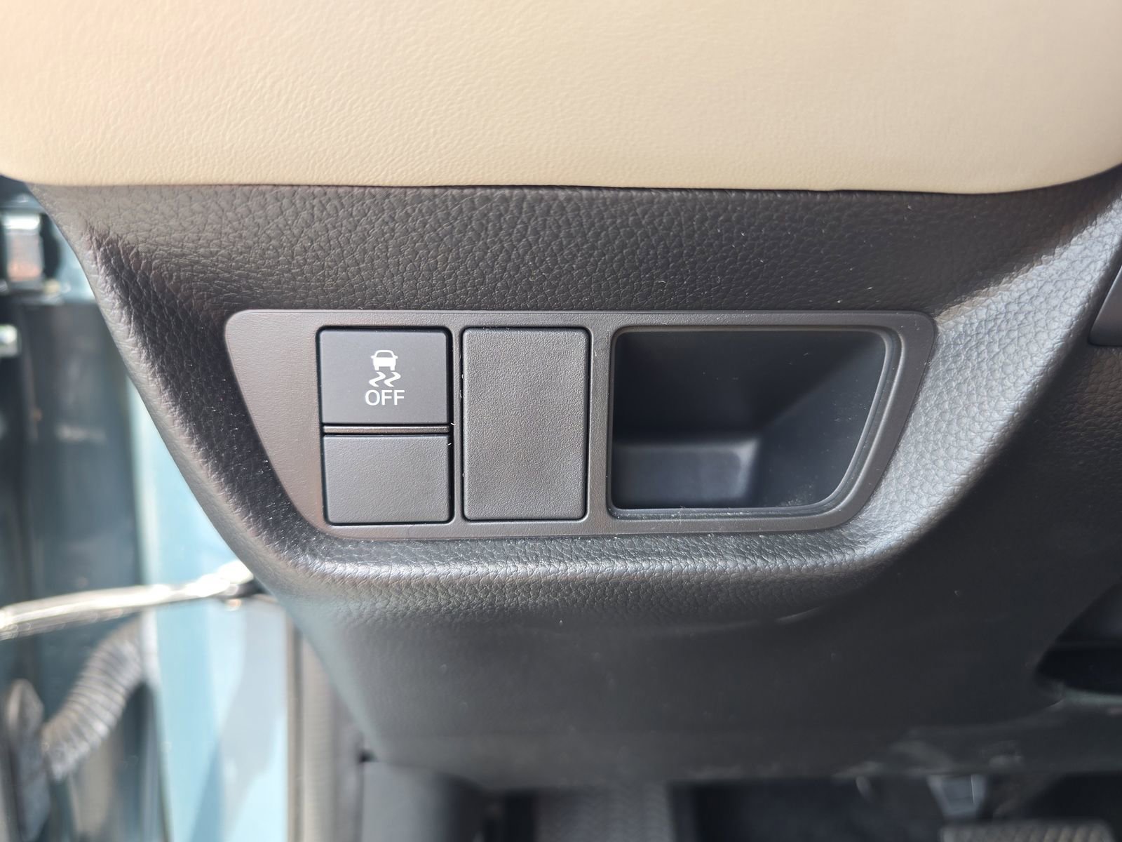 Certified 2025 Honda HR-V LX image 19