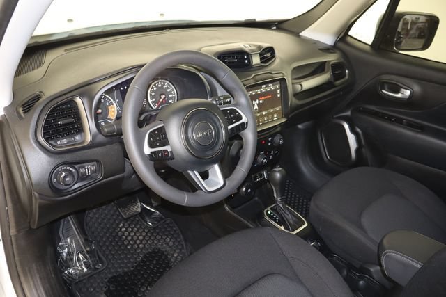 Used 2023 Jeep Renegade Latitude w/ Sun & Fun Group AWD/4WD image 24