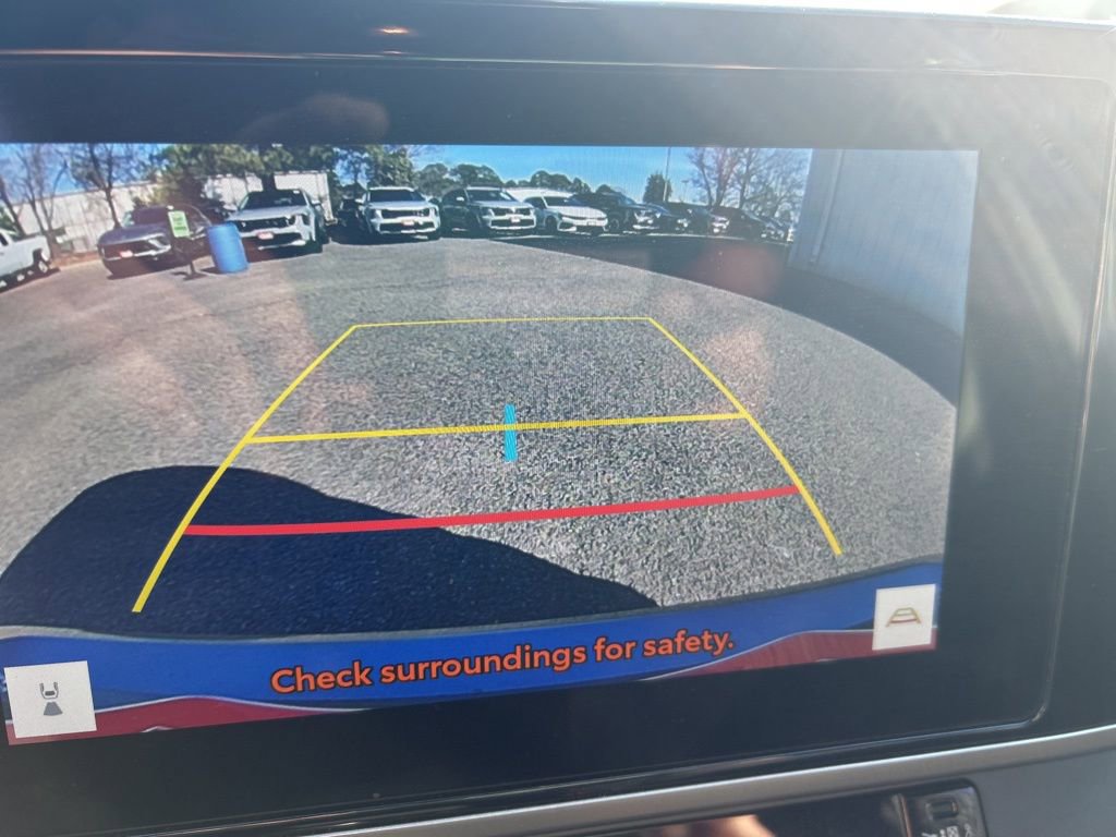 Used 2025 Toyota Camry SE image 11