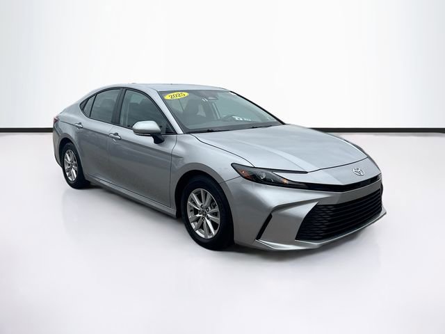 Used 2025 Toyota Camry LE video 1