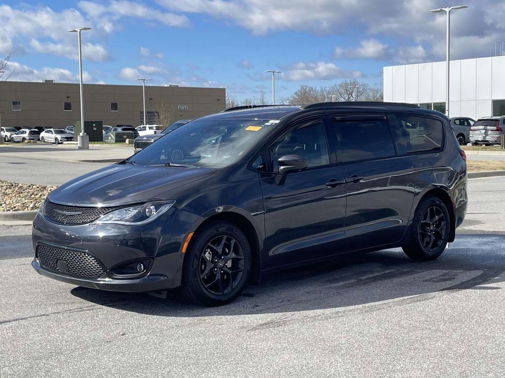 Used 2020 Chrysler Pacifica Touring-L Plus w/ Advanced Safetytec Group image 24