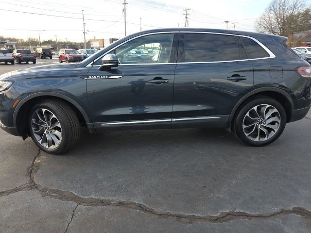 Used 2021 Lincoln Nautilus Reserve image 4