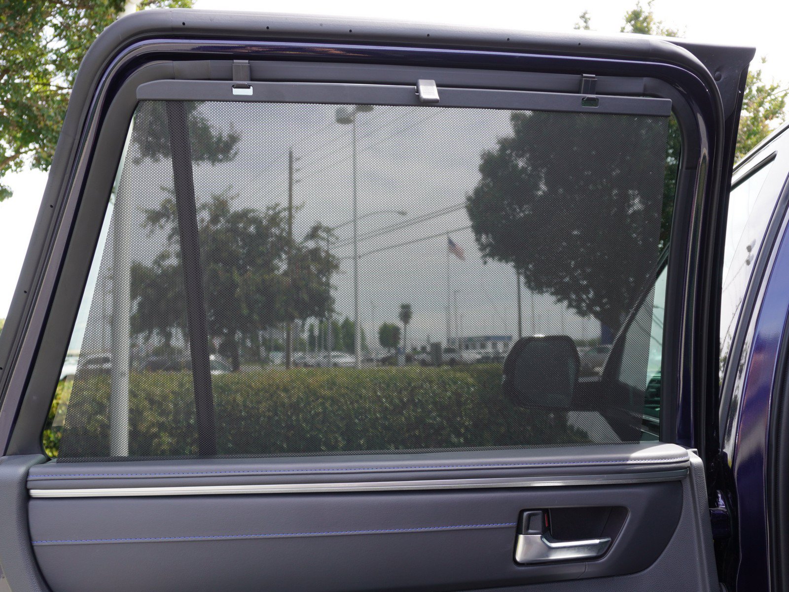 Used 2025 Toyota Sequoia Platinum AWD/4WD image 15