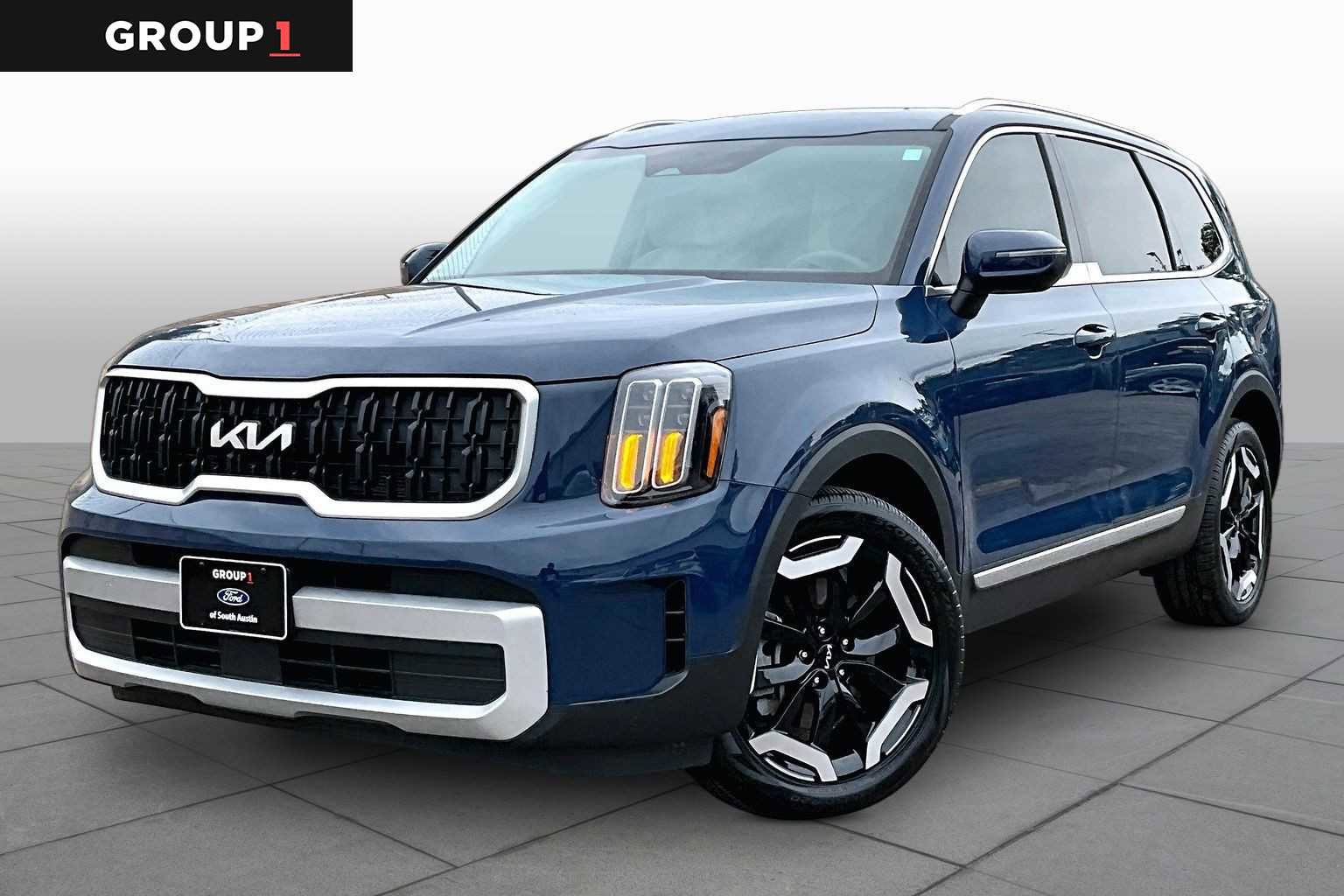 Used 2024 Kia Telluride EX w/ EX Captain's Chair Package AWD/4WD image 1