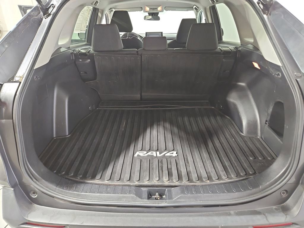 Used 2020 Toyota RAV4 LE image 22