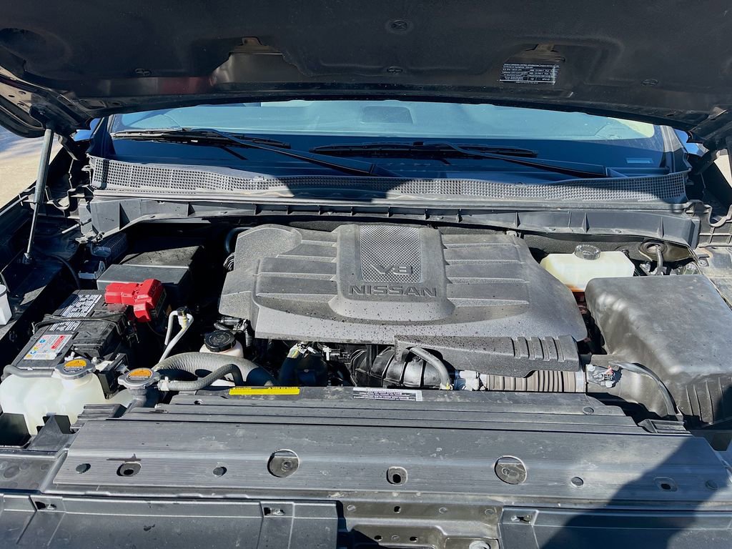 Used 2024 Nissan Titan SV w/ SV Convenience Package image 2