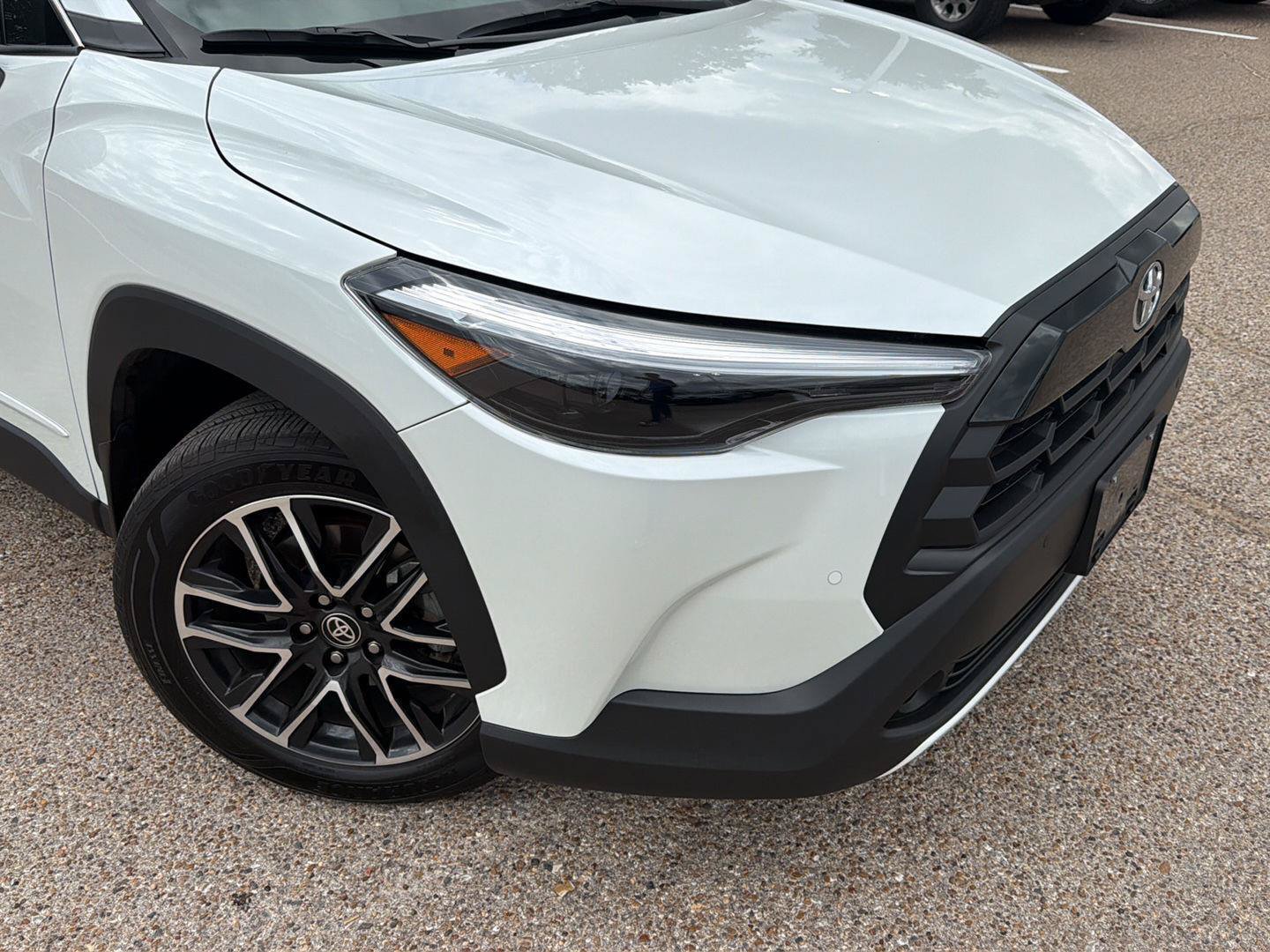 Certified 2026 Toyota Corolla Cross XLE FWD image 9