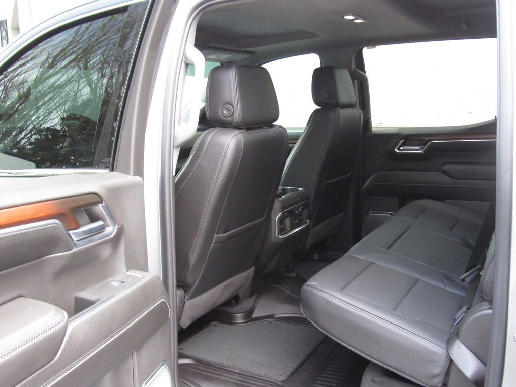 Used 2024 GMC Sierra 1500 Denali w/ Denali Reserve Package AWD/4WD image 18
