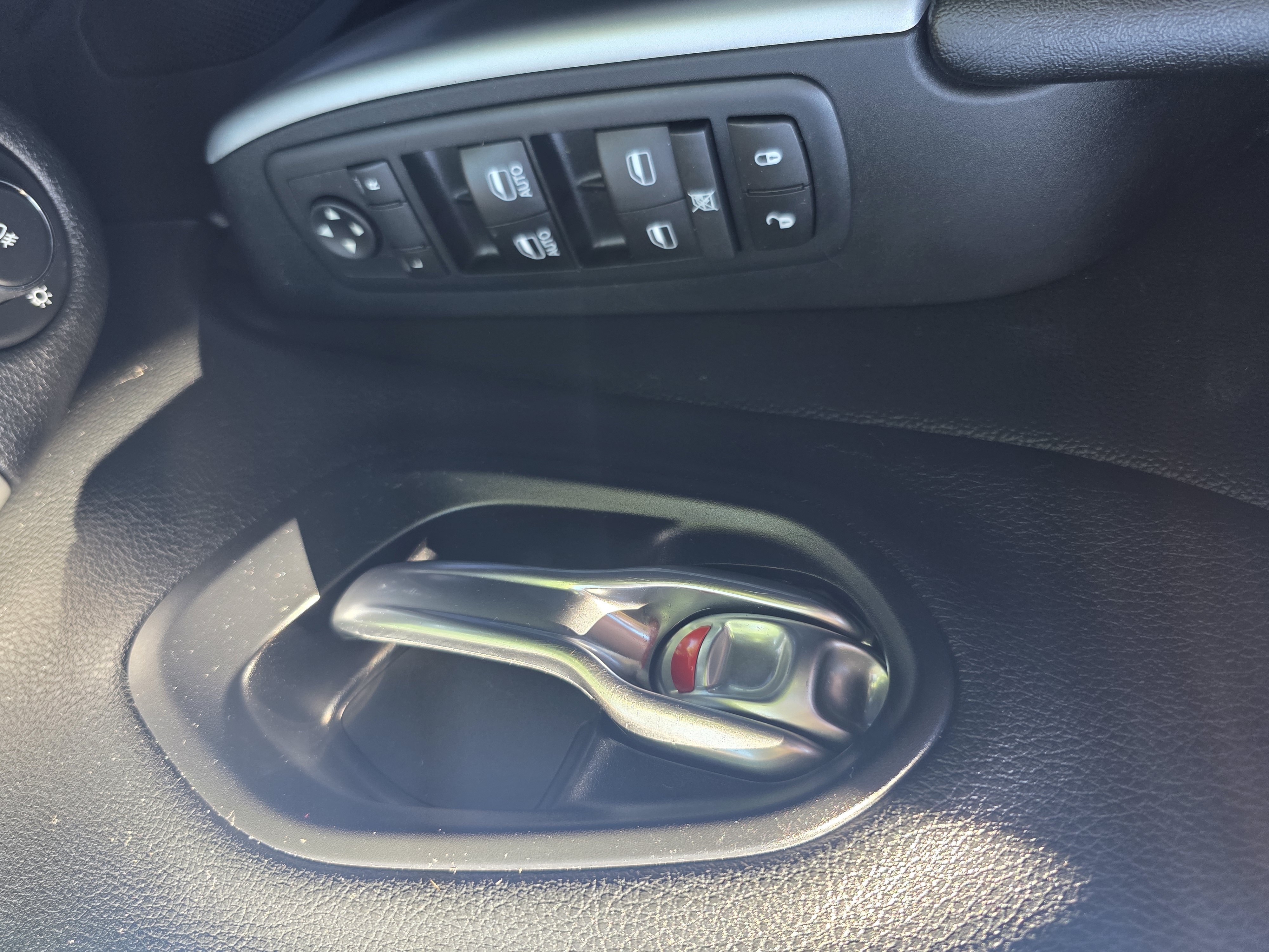 Used 2017 Jeep Cherokee Latitude w/ Comfort/Convenience Group FWD image 20