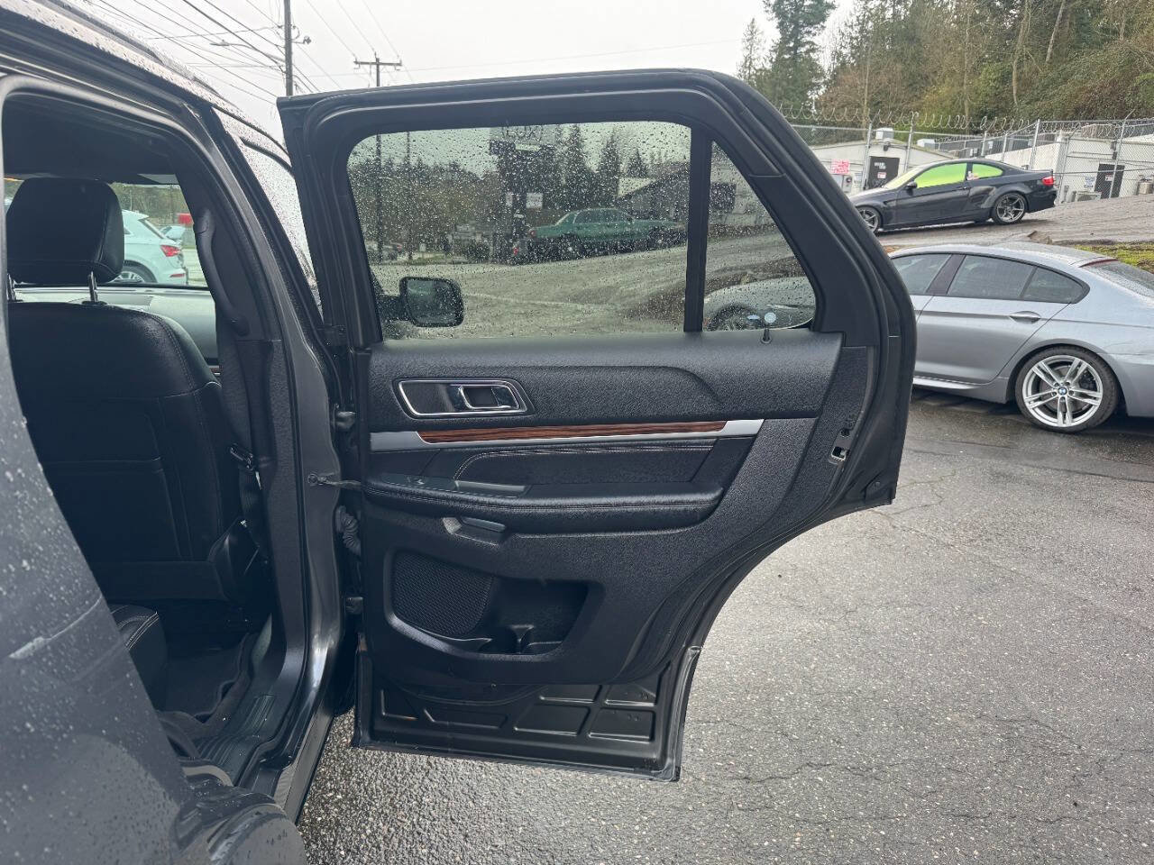 Used 2018 Ford Explorer Limited image 38