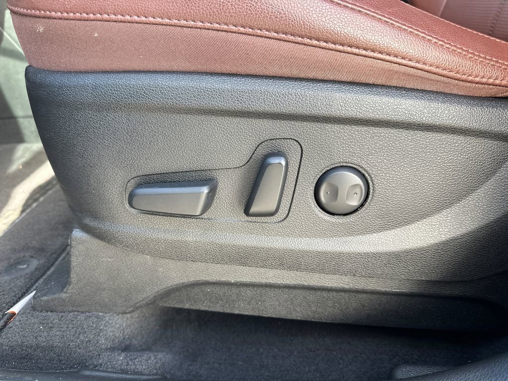 Used 2023 Kia Telluride EX w/ EX Captain's Chair Package image 23