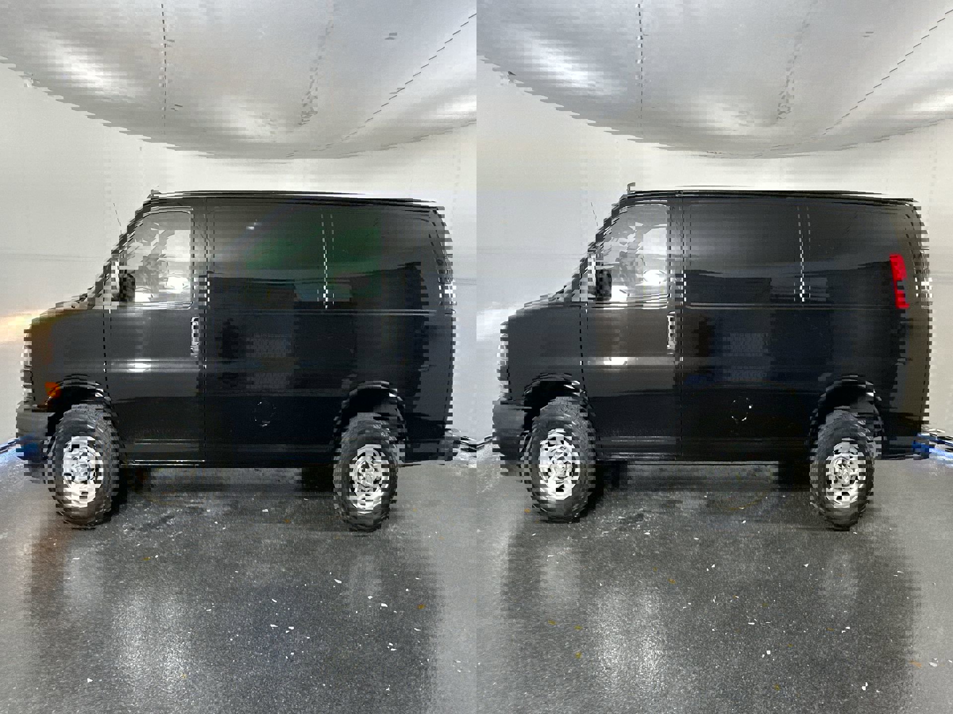 Used 2020 Chevrolet Express 3500 image 7