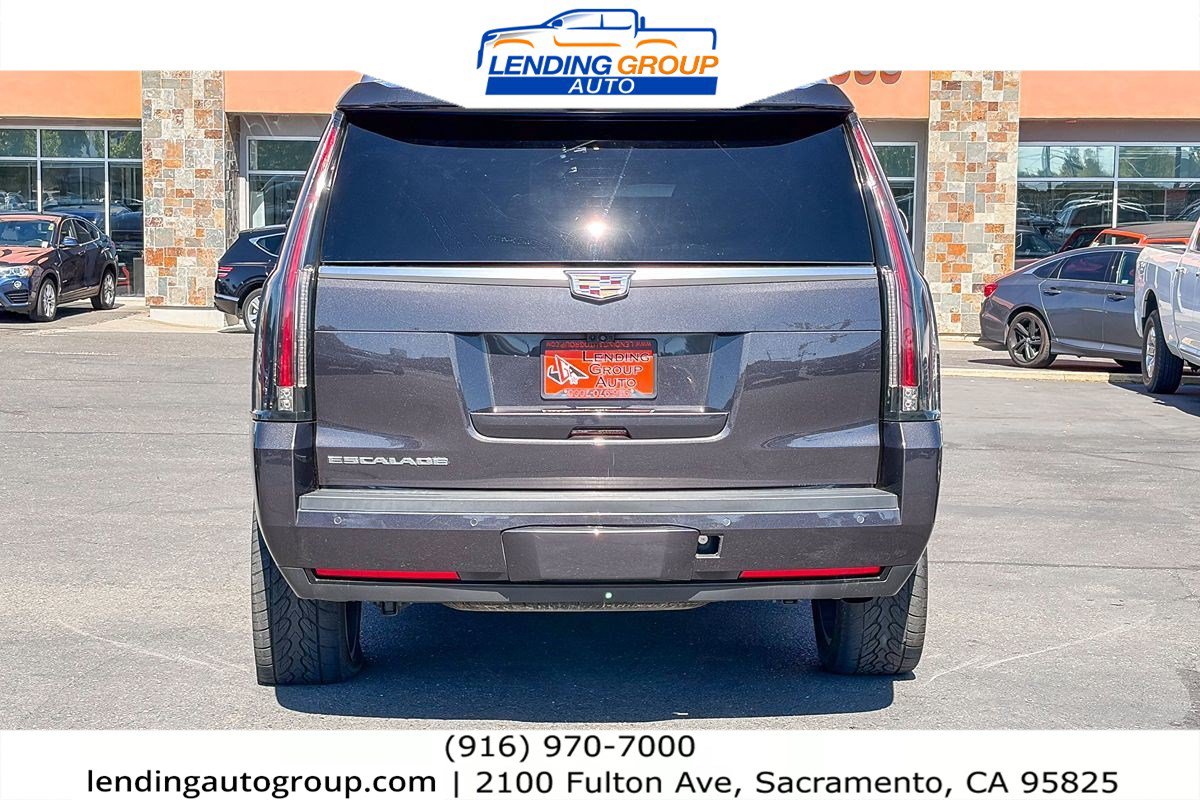 Used 2017 Cadillac Escalade Premium Luxury AWD/4WD image 3