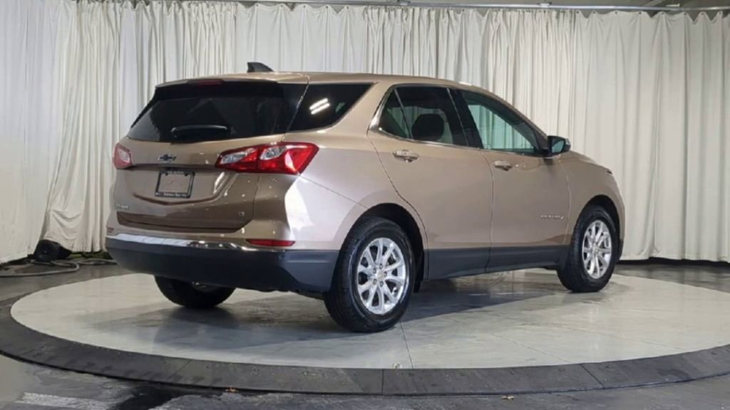 Used 2019 Chevrolet Equinox LT FWD image 10