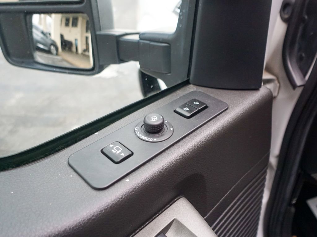 Used 2011 Ford F250 Lariat w/ Lariat Interior Pkg image 19