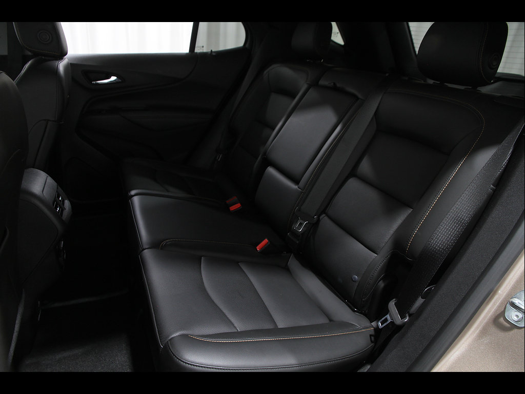 Used 2018 Chevrolet Equinox Premier FWD image 19