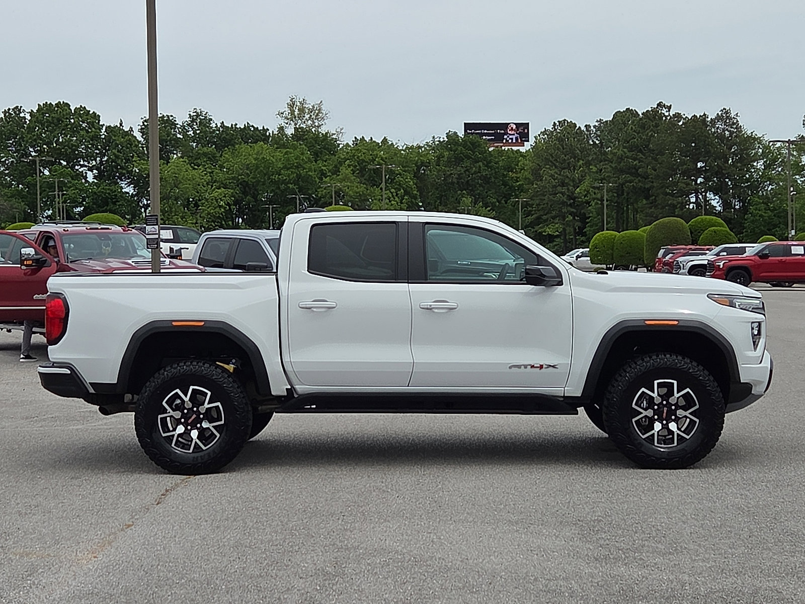Used 2024 GMC Canyon AT4X AWD/4WD image 6