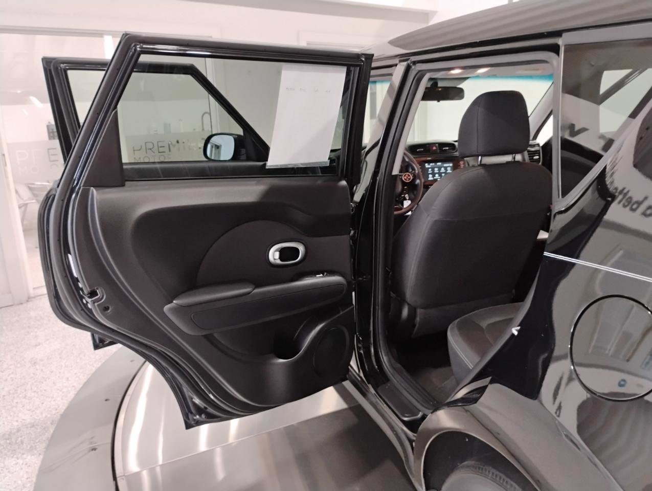 Used 2019 Kia Soul + FWD image 33