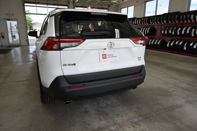 Used 2022 Toyota RAV4 XLE AWD/4WD image 7