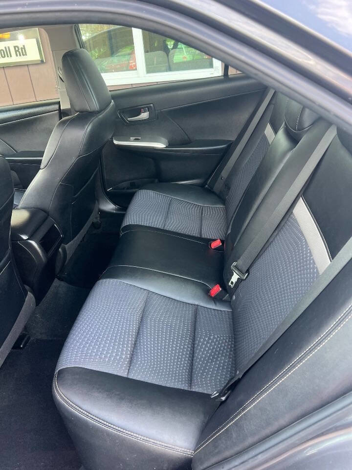 Used 2014 Toyota Camry SE w/ Protection Package image 9