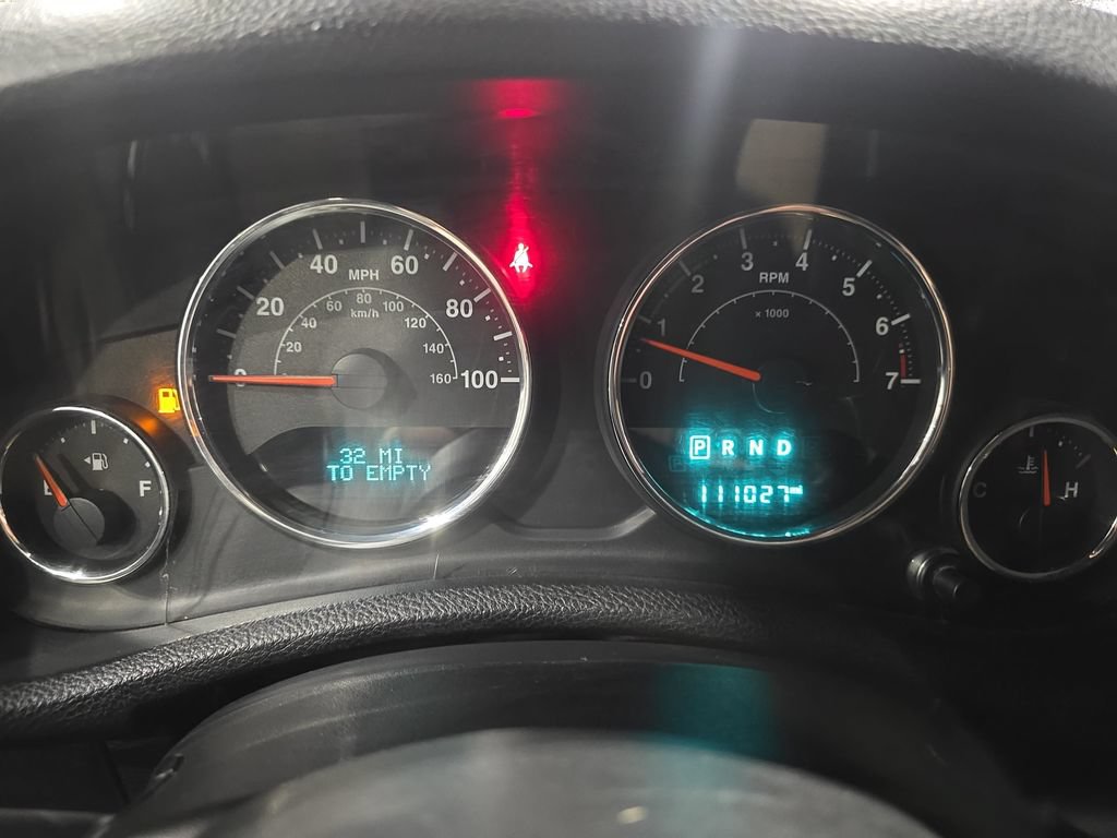 Used 2015 Jeep Wrangler Unlimited Sahara w/ Connectivity Group AWD/4WD image 19