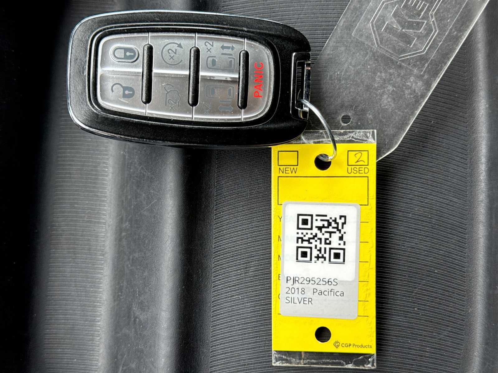 Used 2018 Chrysler Pacifica Touring-L w/ Advanced Safetytec Group FWD image 36