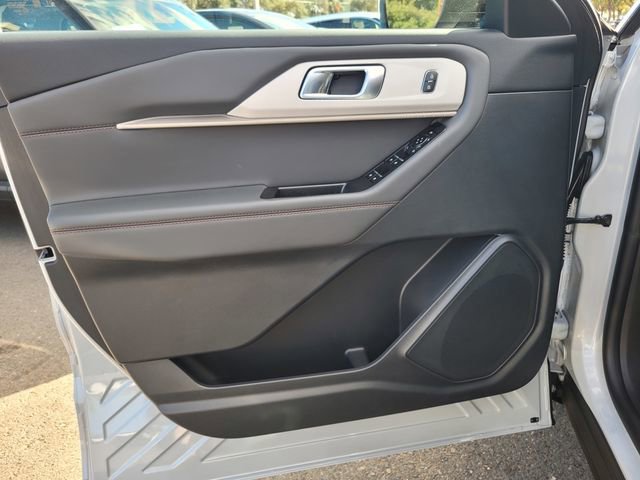Certified 2025 Ford Explorer Active image 16