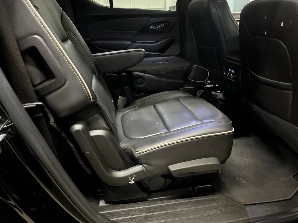 Used 2023 Chevrolet Traverse Premier w/ Redline Edition FWD image 33