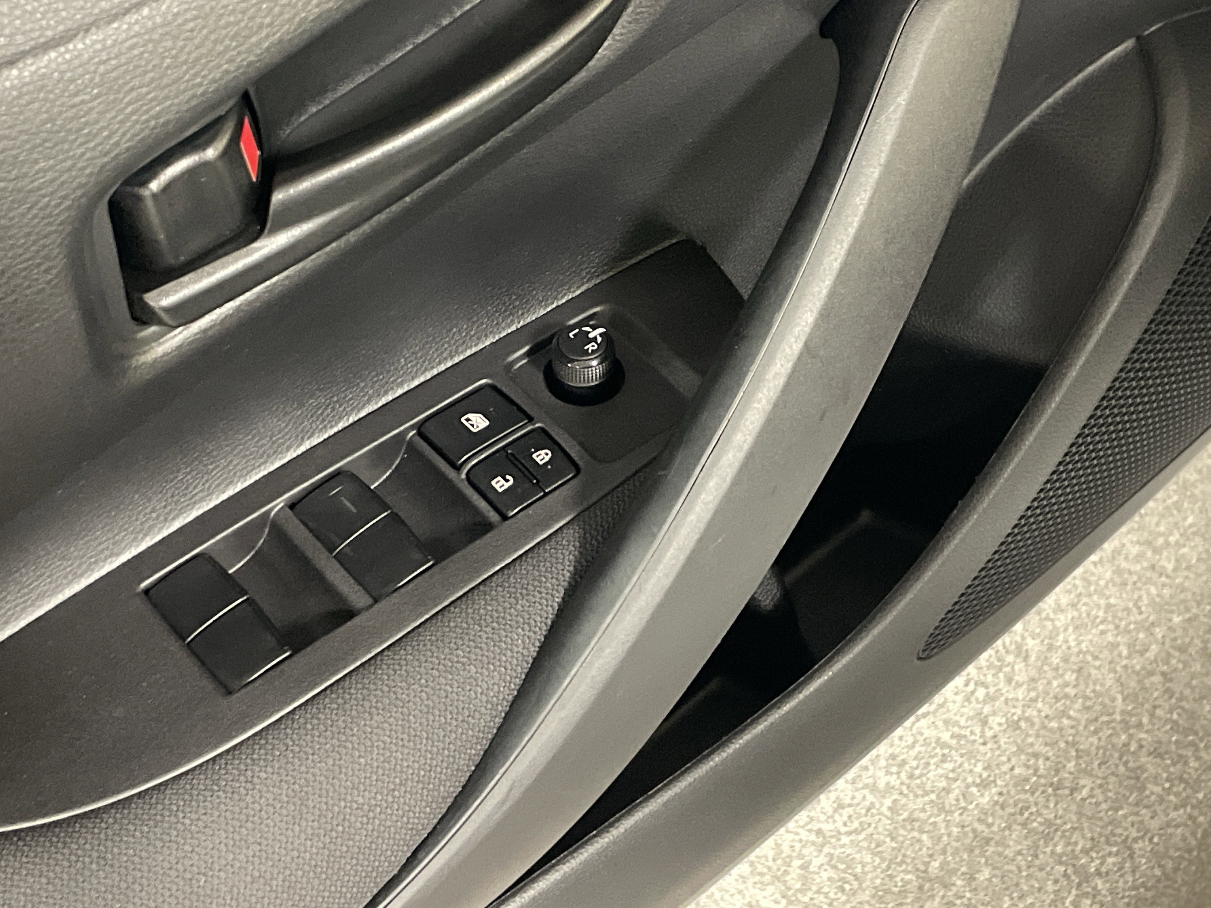 Used 2024 Toyota Corolla LE w/ LE Convenience Package image 15