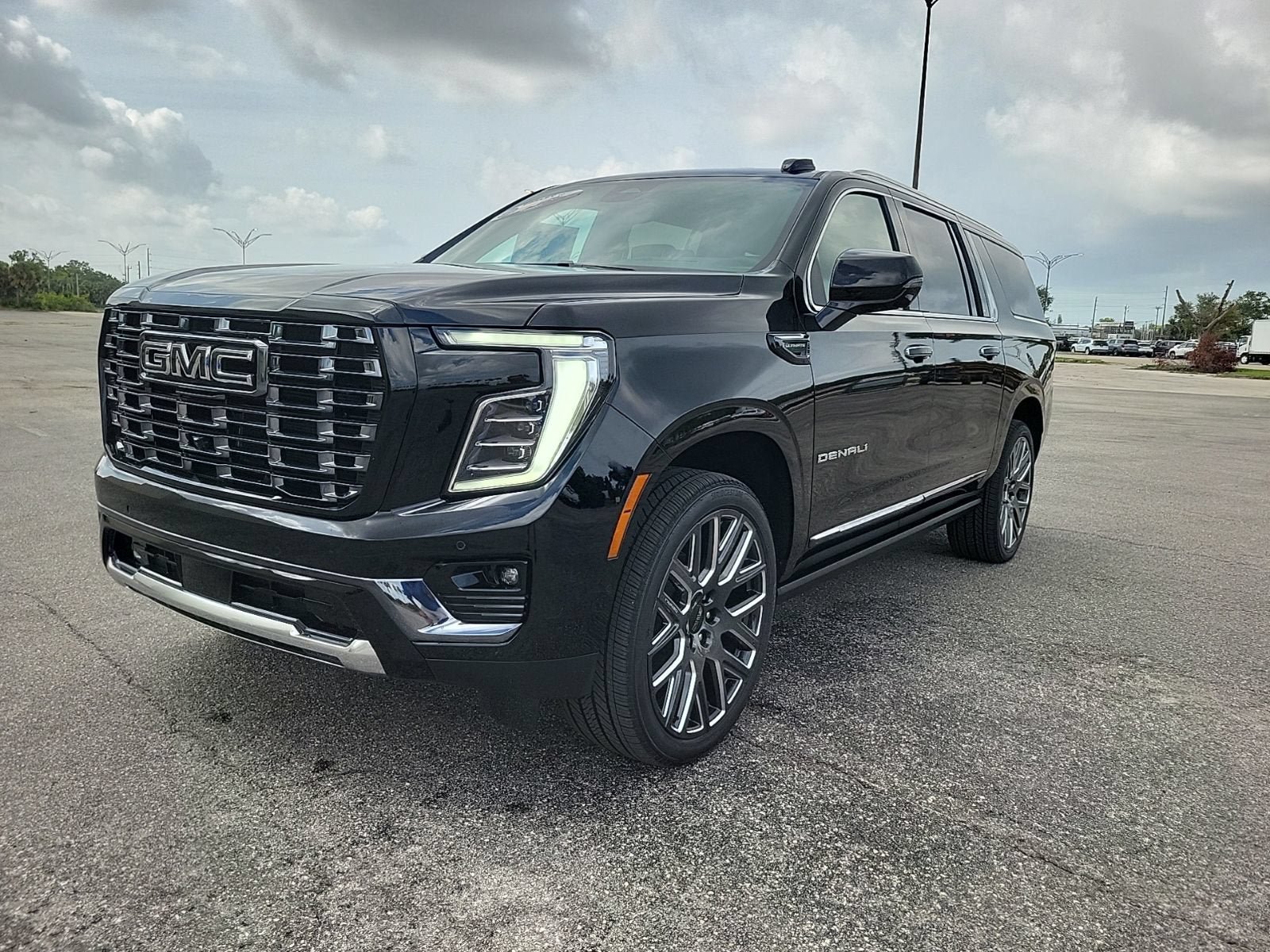 New 2026 GMC Yukon XL Denali Ultimate AWD/4WD image 2