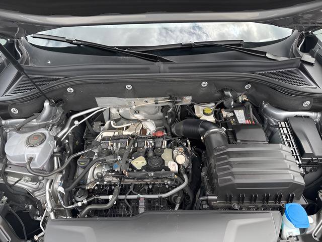 Used 2025 Volkswagen Atlas Cross Sport SEL Premium R-Line image 27