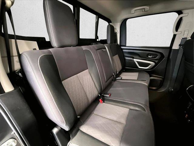 Used 2021 Nissan Titan SV w/ SV Convenience Package RWD image 29