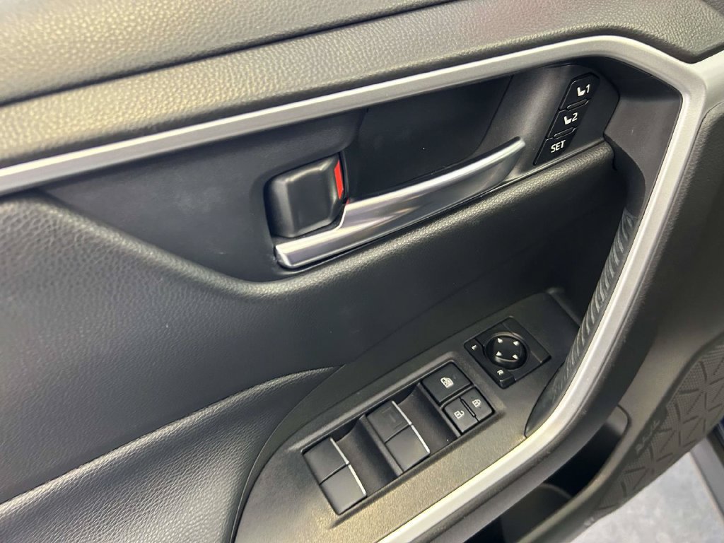 Certified 2021 Toyota RAV4 XLE Premium FWD image 17