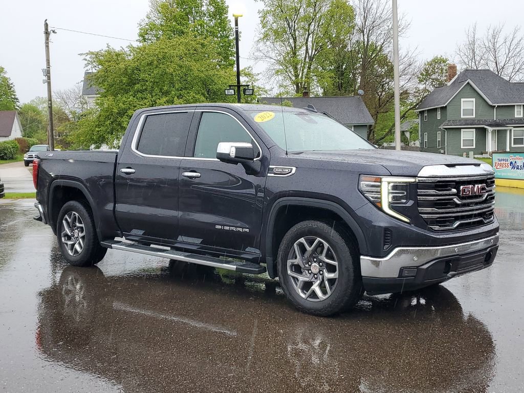 Used 2022 GMC Sierra 1500 SLT w/ SLT Premium Plus Package AWD/4WD image 3
