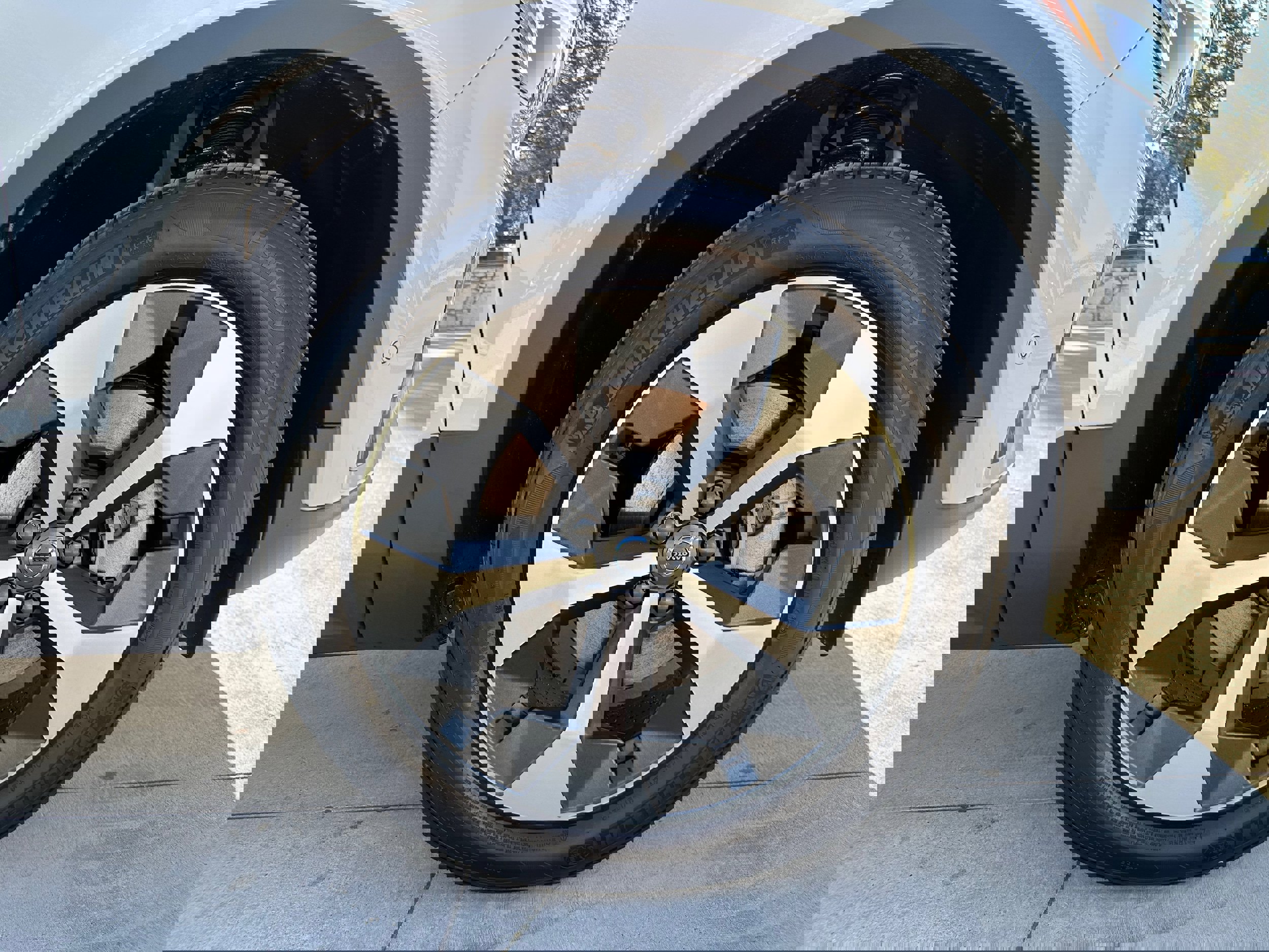 New 2026 Volvo XC40 B5 Plus w/ Protection Package Premier image 7