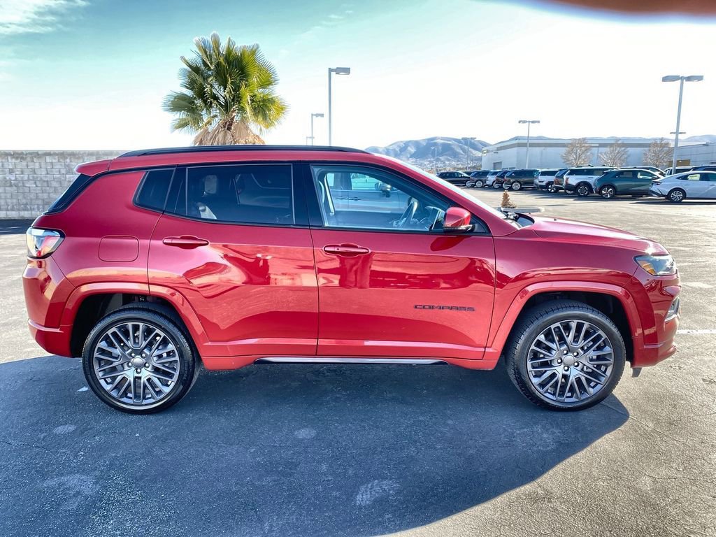 Used 2023 Jeep Compass Limited image 38