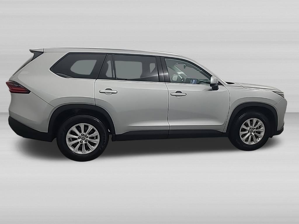 Used 2025 Toyota Grand Highlander AWD image 3