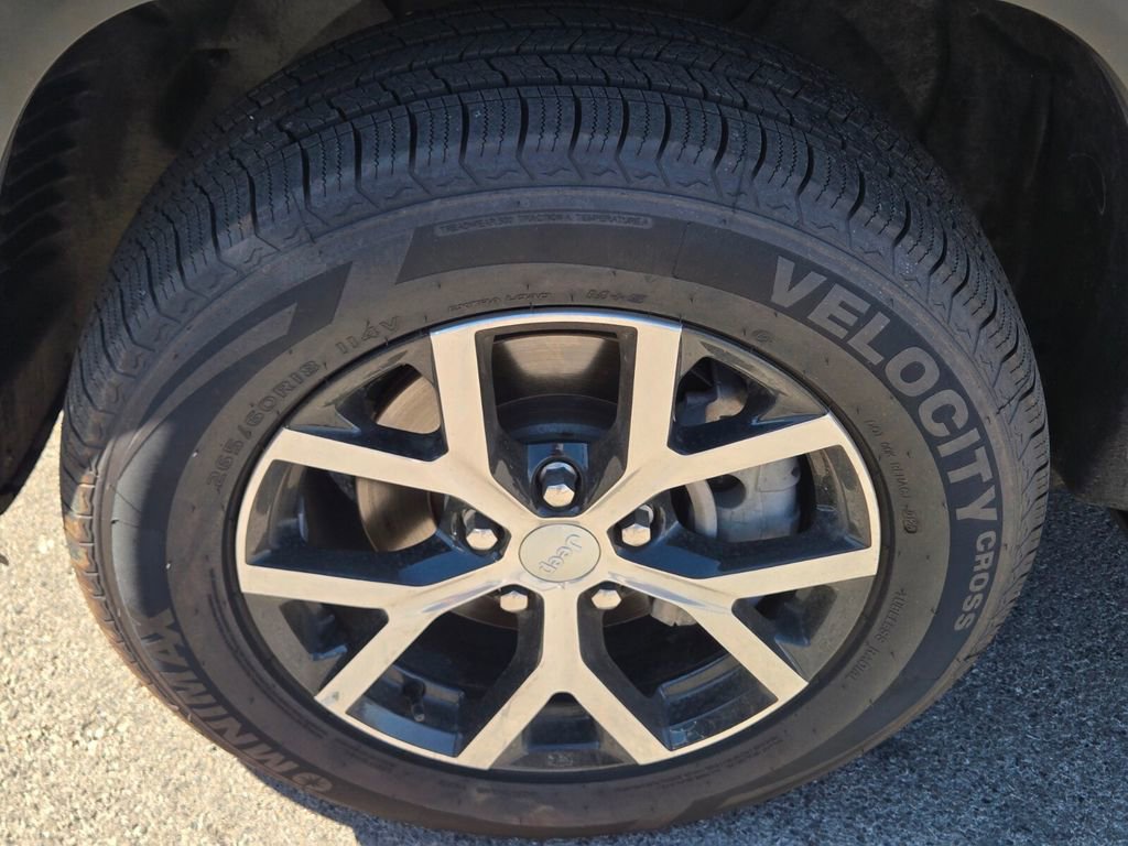 Used 2024 Jeep Grand Cherokee Limited AWD/4WD image 7