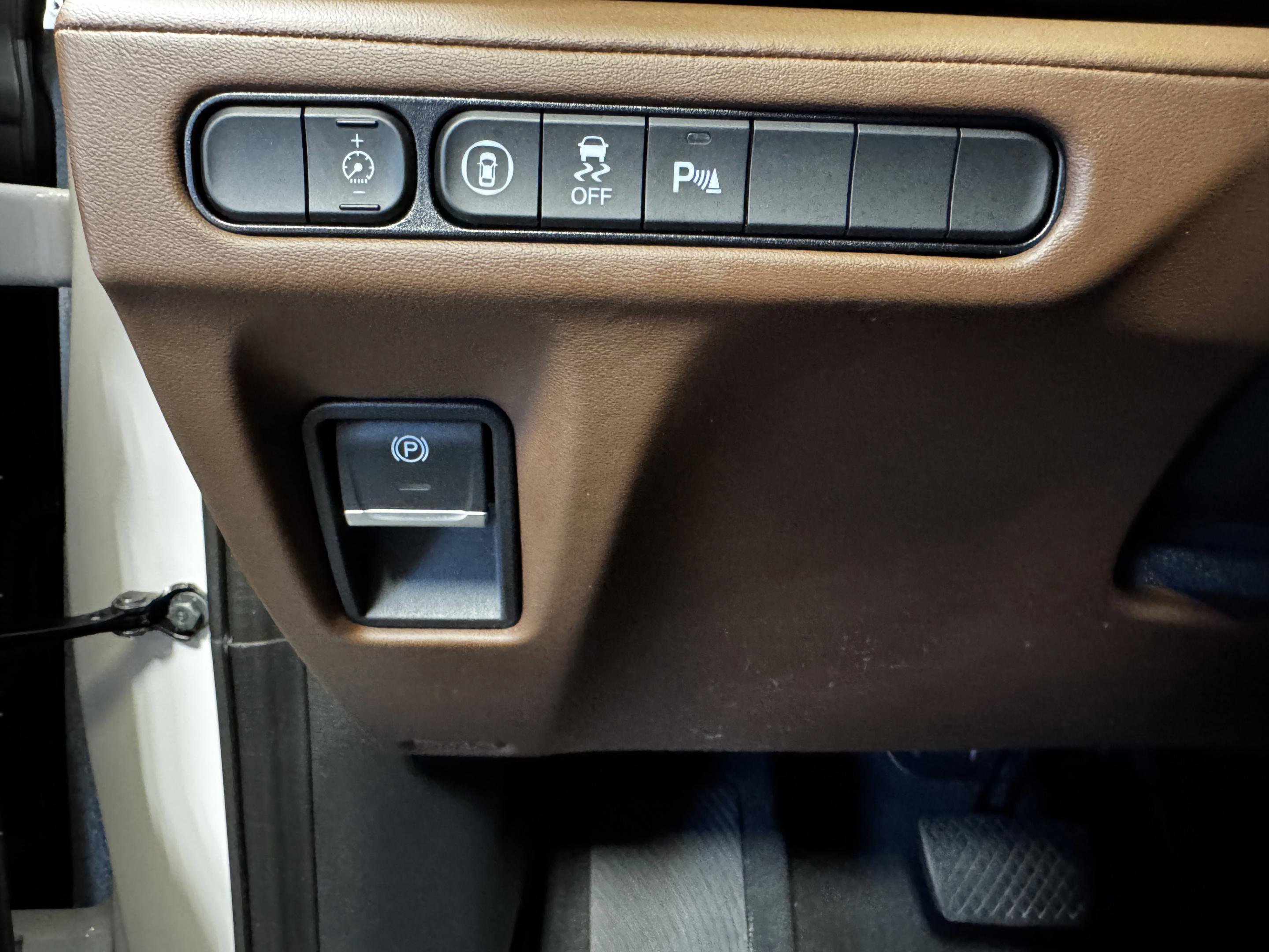 Certified 2025 Acura MDX FWD w/ Technology Package image 21