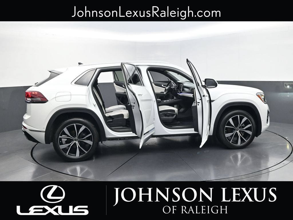 Used 2025 Volkswagen Atlas Cross Sport SEL Premium R-Line AWD/4WD image 34