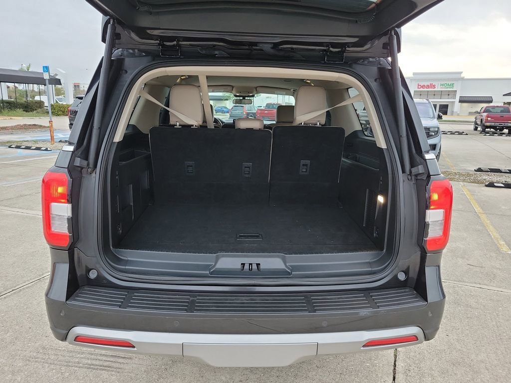 Used 2024 Ford Expedition Max XLT image 10
