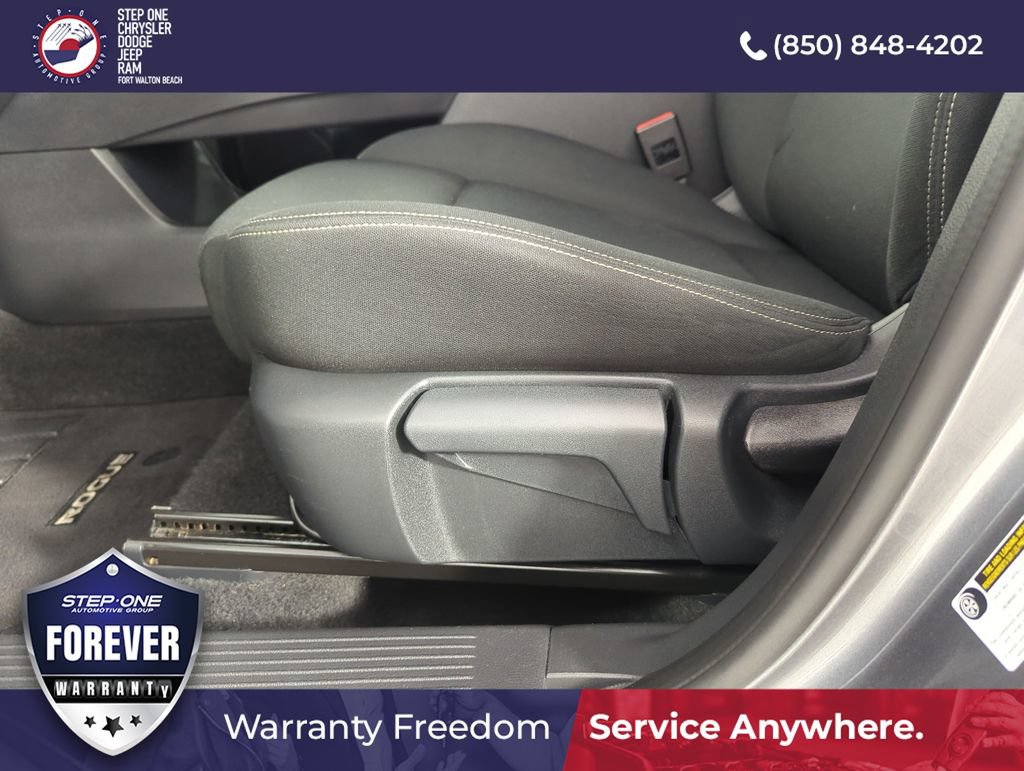 Used 2023 Nissan Rogue S FWD image 12