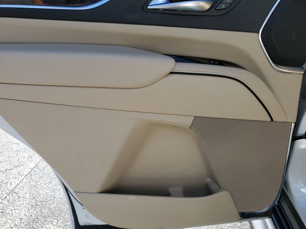 Used 2023 Cadillac Escalade Premium Luxury w/ Performance Package image 17