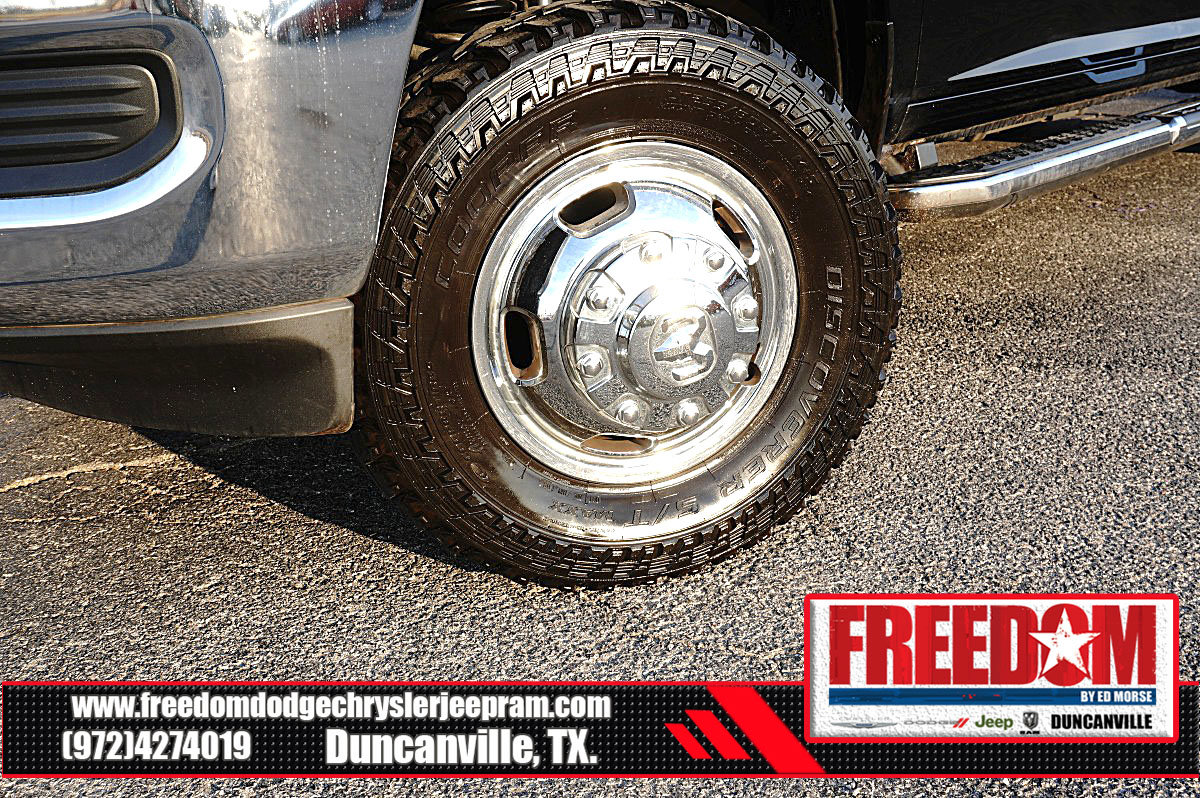 Used 2024 RAM 3500 Tradesman w/ Chrome Appearance Group AWD/4WD image 8