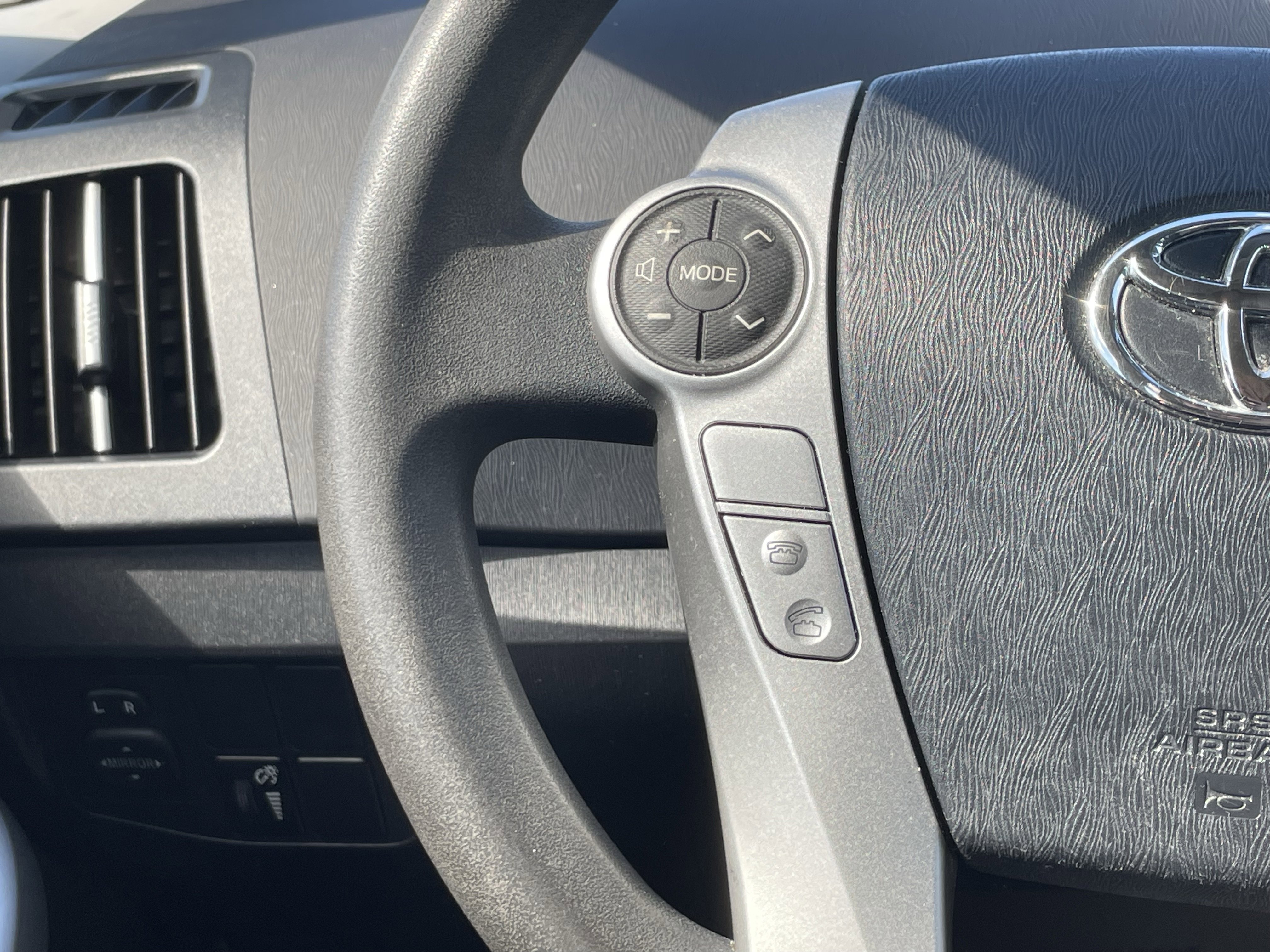 Used 2014 Toyota Prius Two FWD image 18