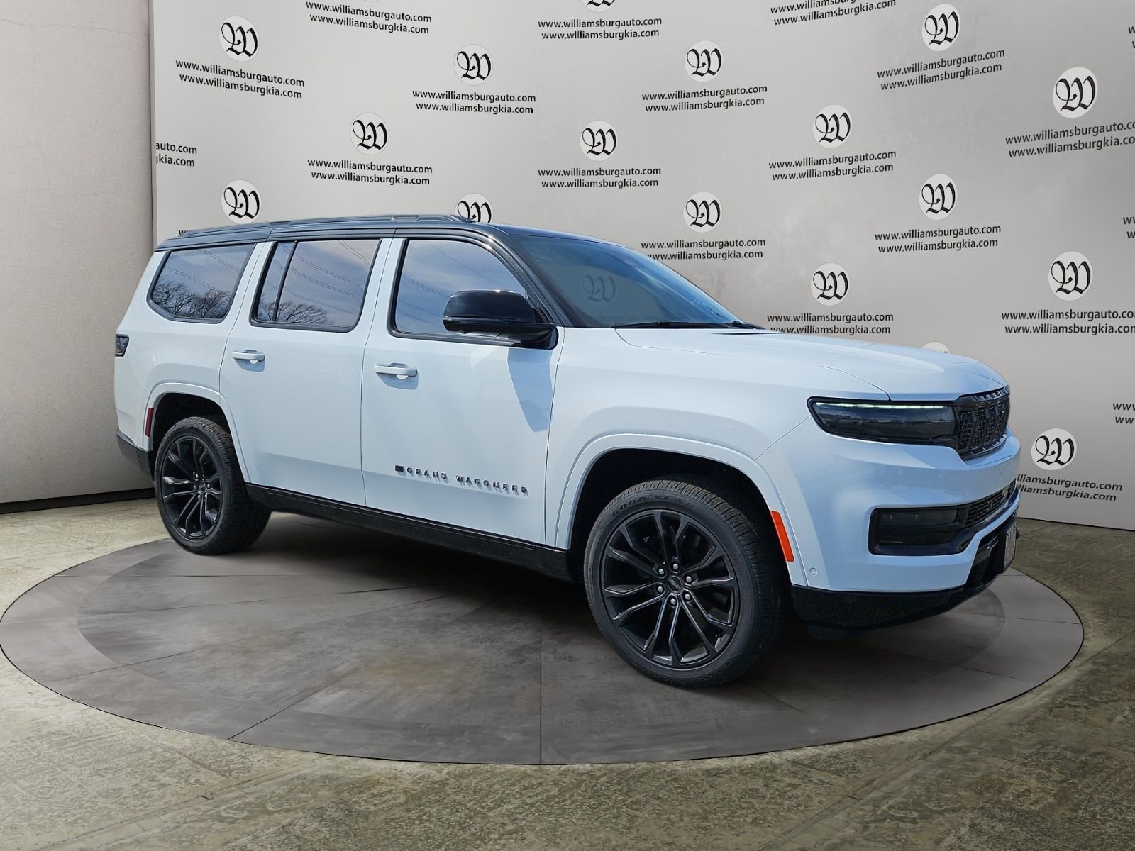 Used 2024 Jeep Grand Wagoneer Series III w/ Quick Order Packagew 28T image 7