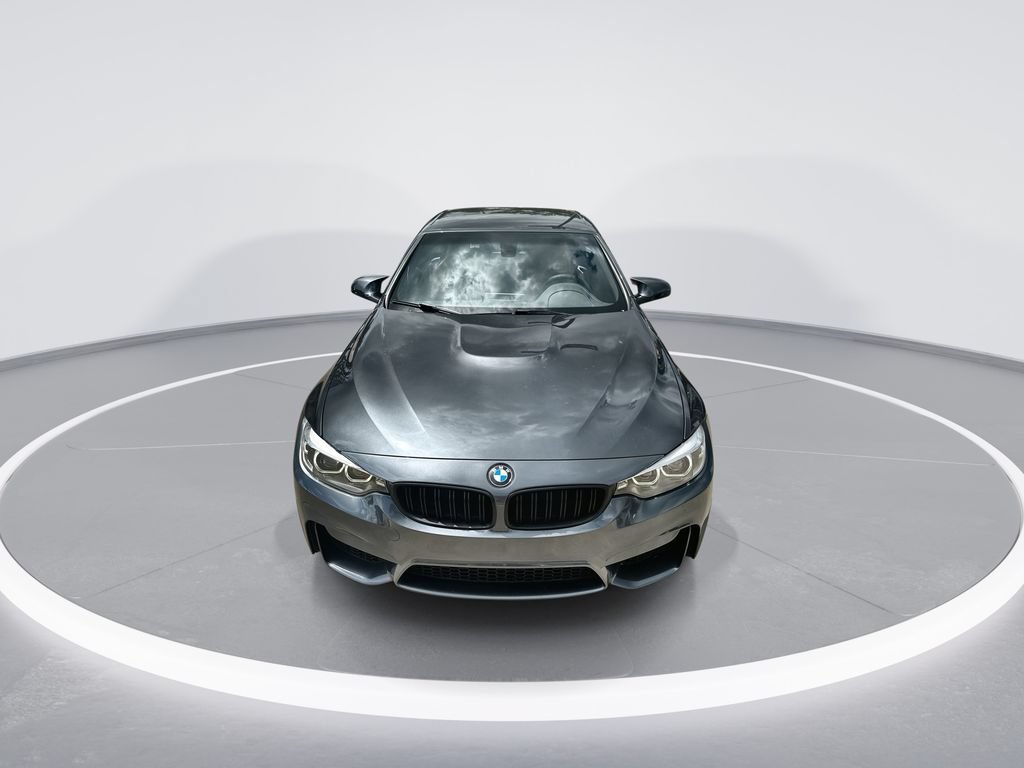 Used 2018 BMW M4 Convertible RWD image 3