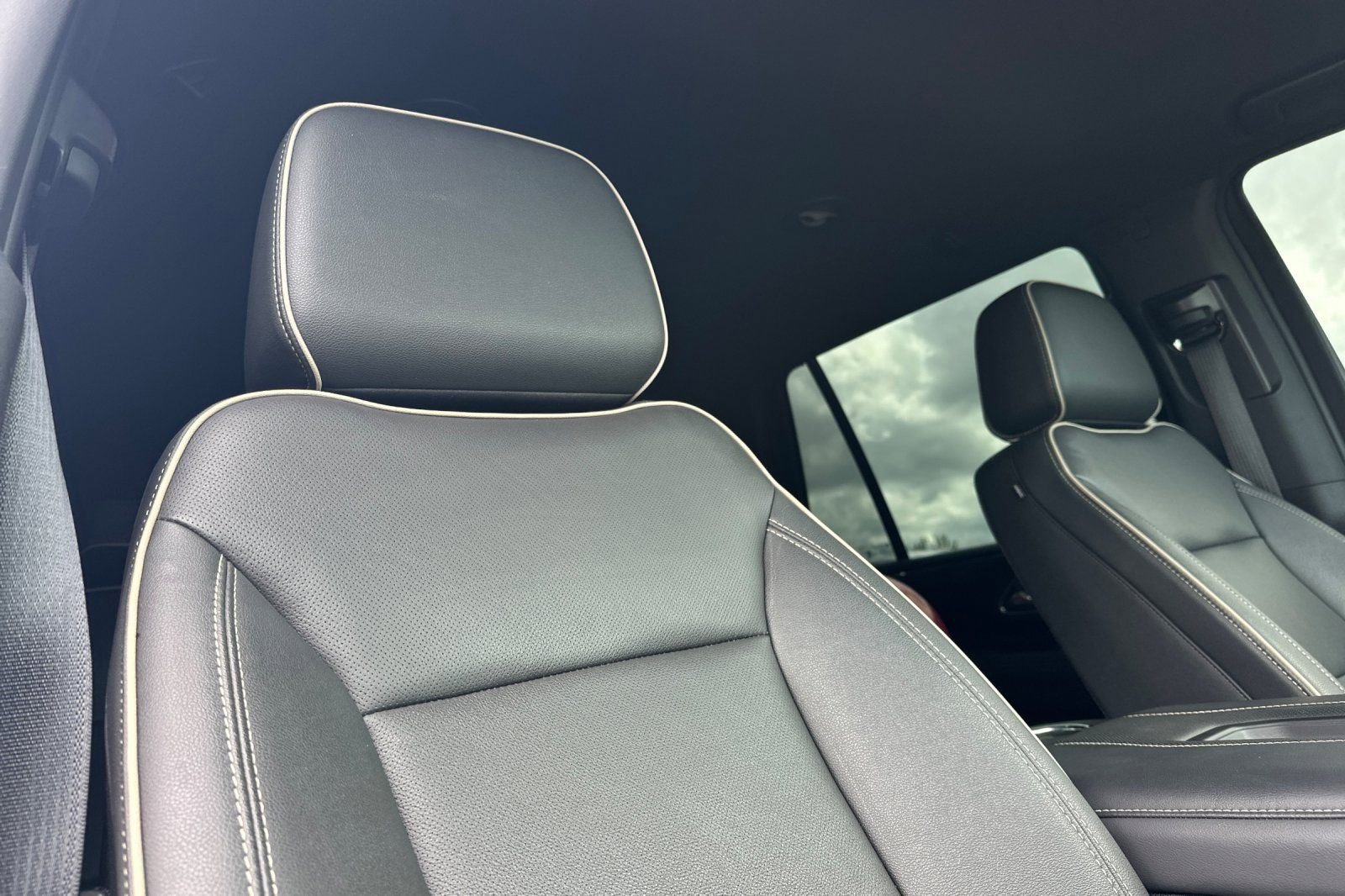 Used 2022 GMC Yukon SLT w/ SLT Luxury Package image 17