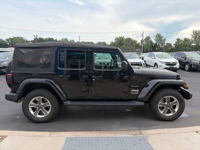 Used 2022 Jeep Wrangler Unlimited Sahara w/ LED Lighting Group AWD/4WD image 6