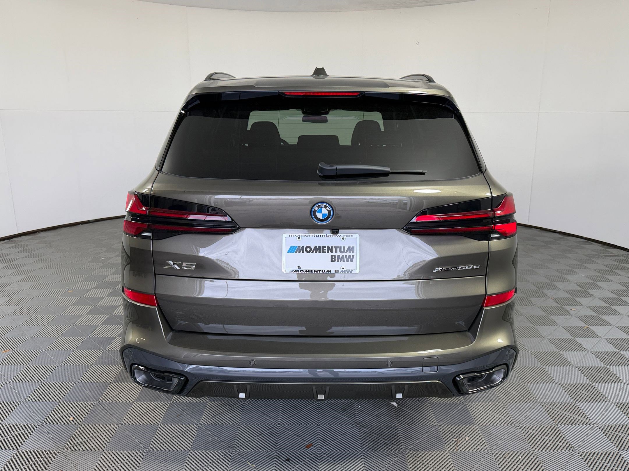 New 2026 BMW X5 xDrive50e w/ M Sport Package AWD/4WD image 10